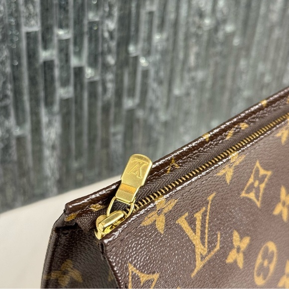 👝Authentic Louis Vuitton Monogram Toiletry Pouch 26 Cosmetic Bag Clutch - Picture 7 of 15
